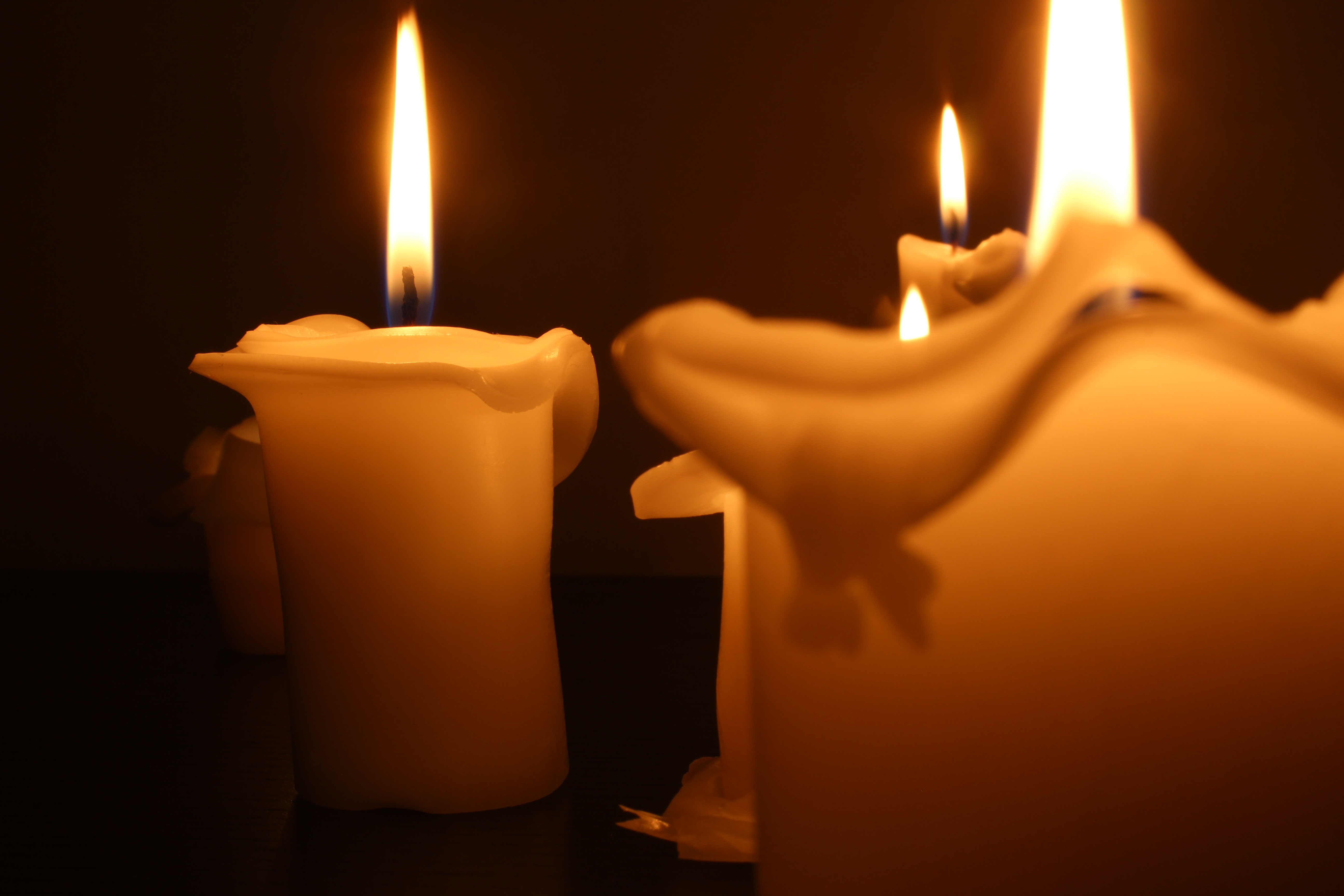 Consigli per utilizzare in sicurezza le candele artistiche.